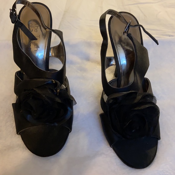 Stunning black, Nina heels with beautiful, unique flower - Picture 6 of 6